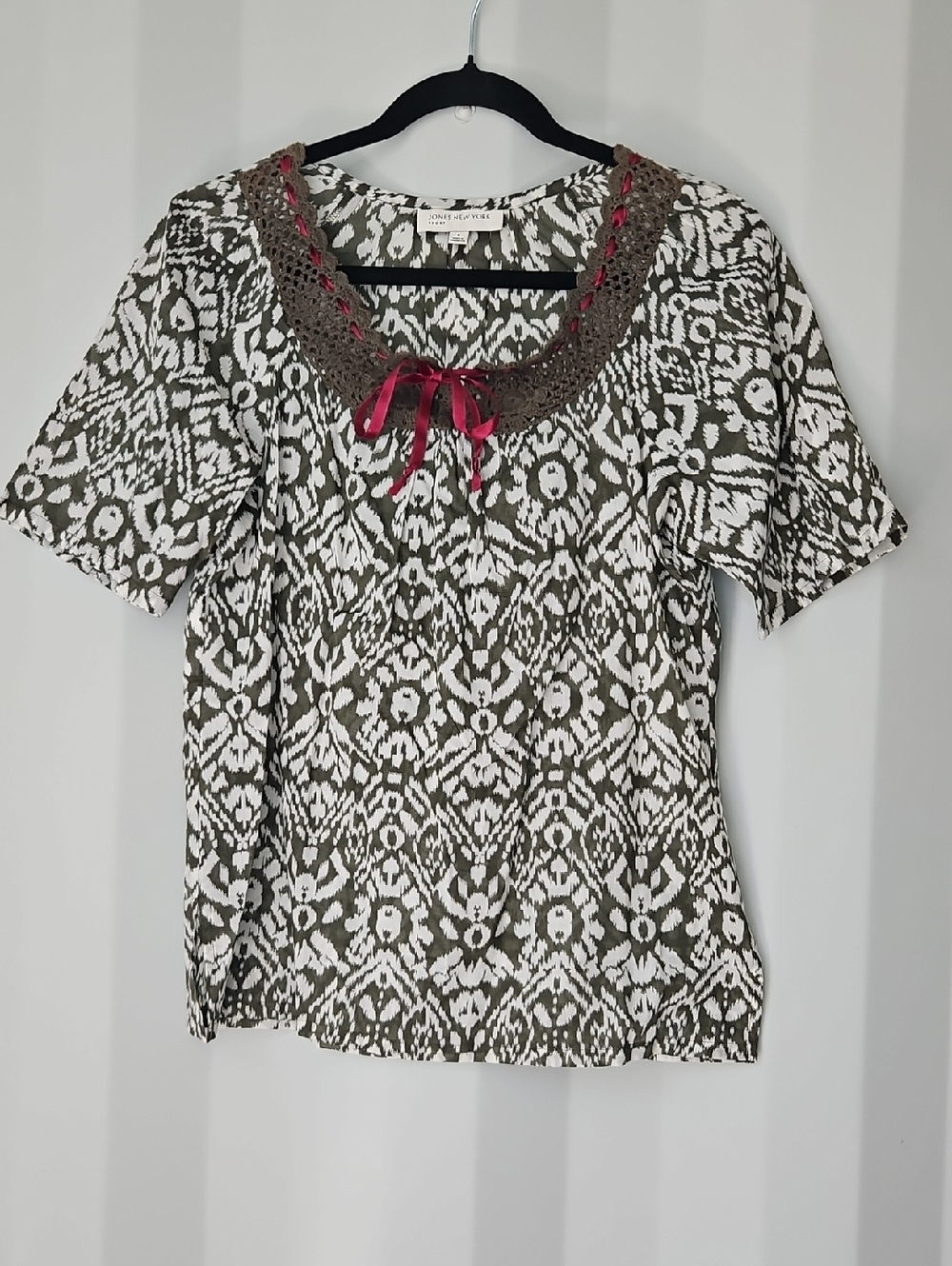 Jones New York Sport Olive Cotton Print With Crocheted Neck Detail